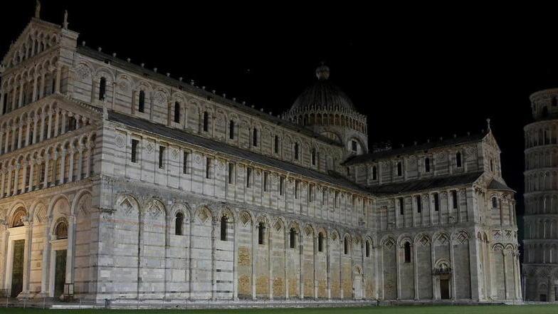 Scontro aperto tra il vescovo e la politica