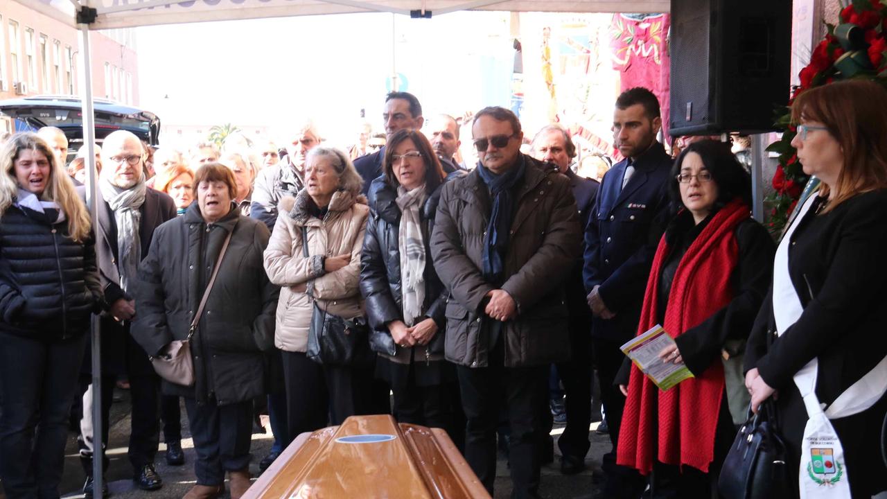 L'ultimo abbraccio della città a Osmana, icona dell'antifascismo