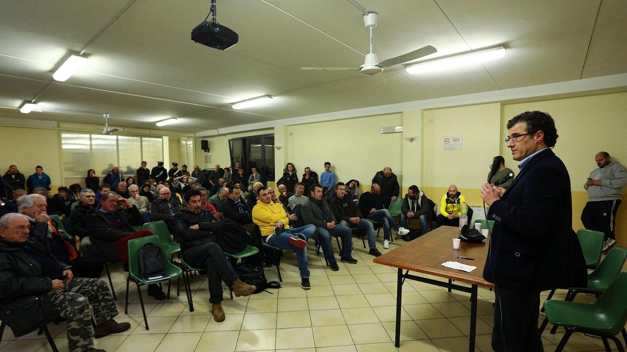 L'assemblea a Vitolini (foto agenzia Sestini)