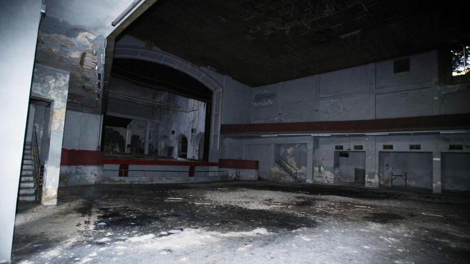 Ecco come si presenta oggi l’ex sala cinematografica dell’Adriano (Foto Nucci)