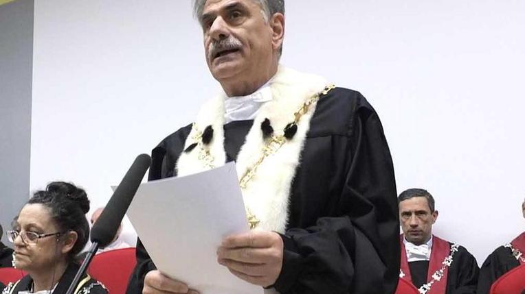 Augello ai prof ribelli «Stop alla protesta o addio investimenti»
