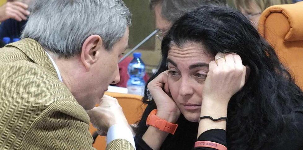 Il sindaco al consiglio «Uno sfregio alla città» 