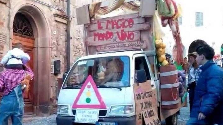 Carnevale a Suvereto con gli “apini” allegorici