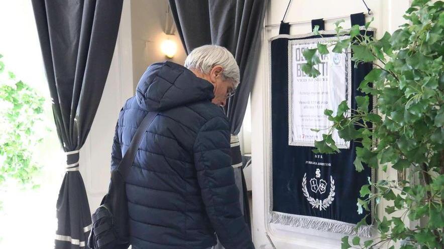 «Ci sarai di esempio col tuo coraggio» L’omaggio della città