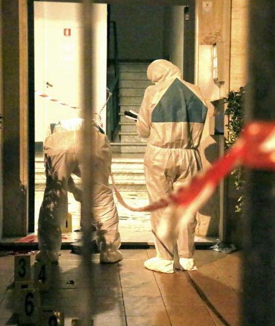 Omicidio di via Roma, la testimone: «L’ho trovato alle 22, ed era ancora vivo» 