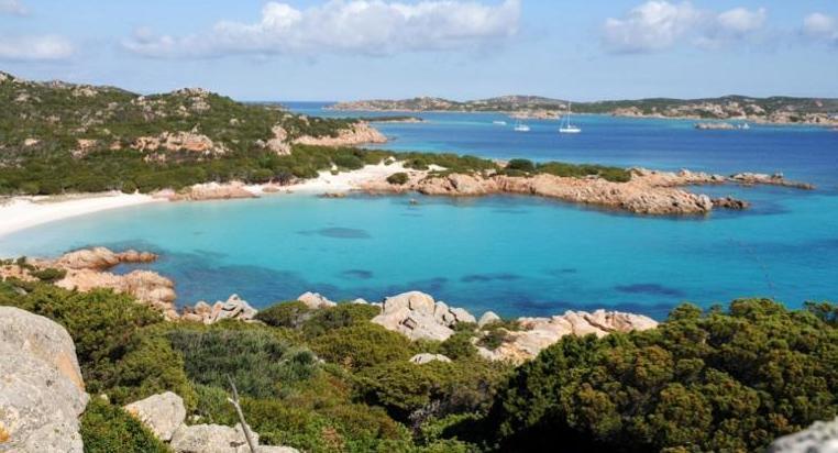 La Maddalena, Harte rinuncia all’acquisto dell’isola di Budelli 
