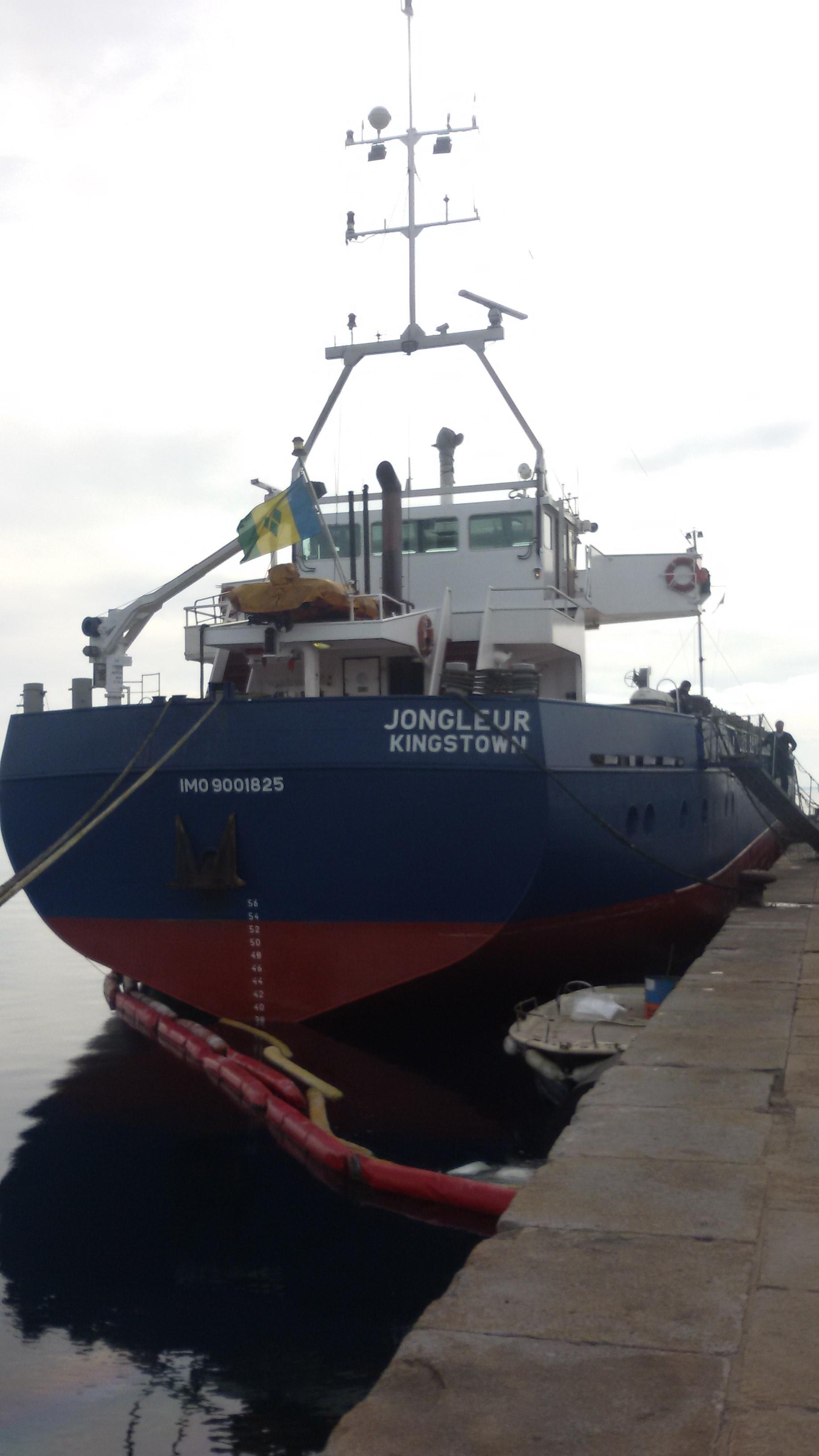 Portovesme, la nave ha inquinato il porto e l'armatore dovrà pagare