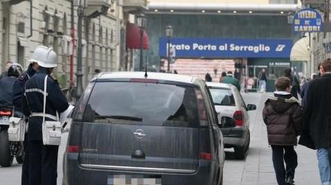 Multe e tributi non pagati, seimila pratesi senz’auto