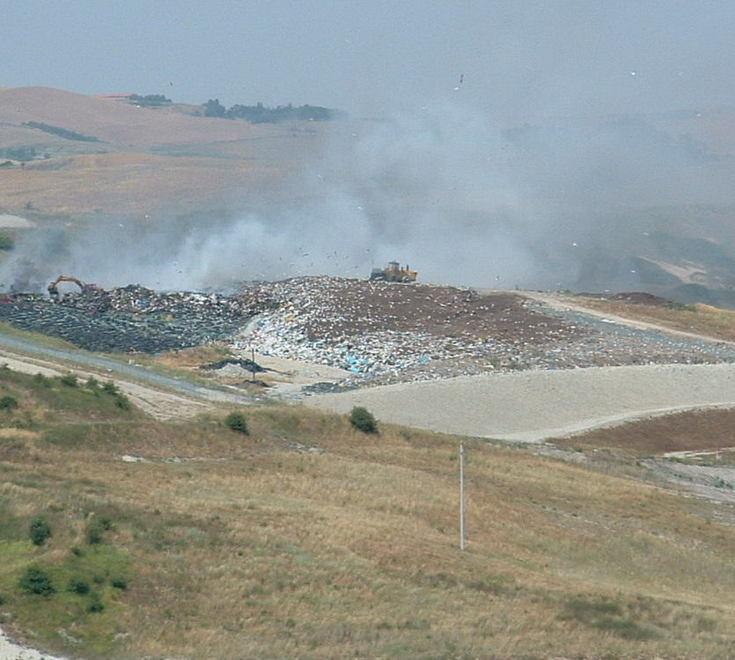 Rifiuti speciali, il sindaco «Possiamo parlarne» 