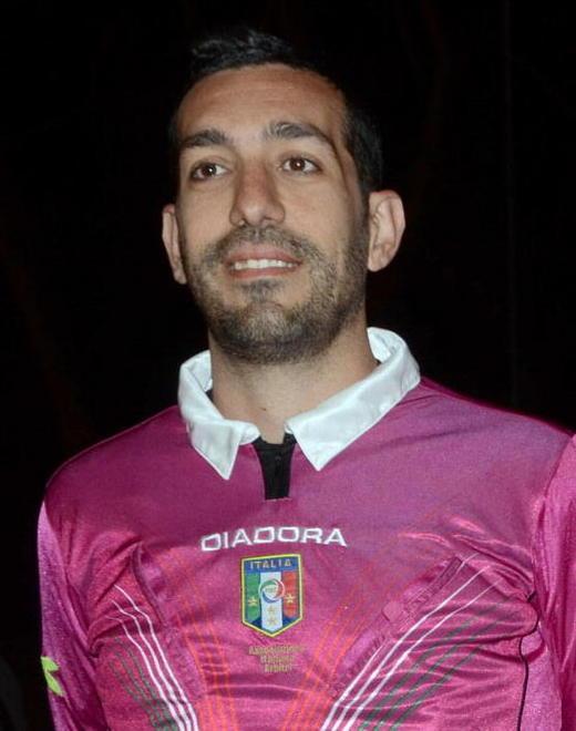 Giovani fischia nel posticipo