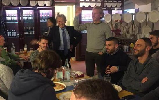 Due pullman al seguito del GhiviBorgo 