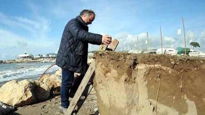 Partaccia, maxi scalino in spiaggia per l’erosione