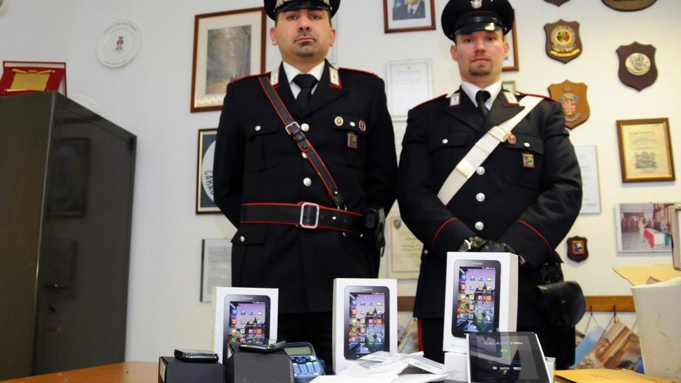 Vendono cellulari tarocchi Denunciati tre truffatori