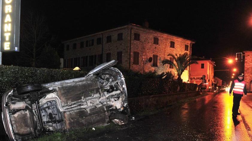 La Nissan capovolta (foto Sernacchioli)