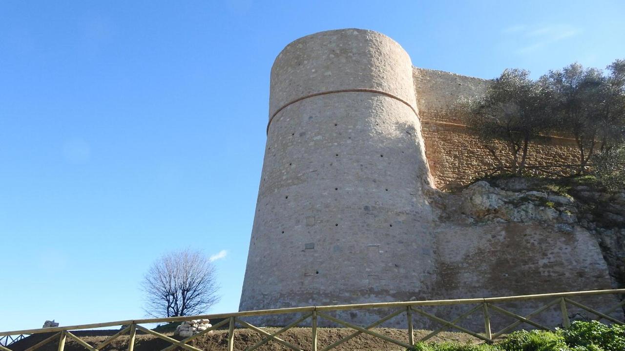 Il Torrione di Magliano in Toscana dopo il restauro (foto Enzo Russo)