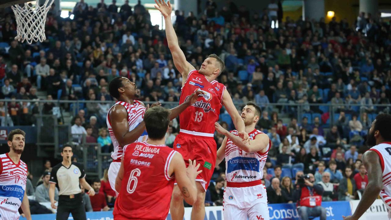 Non basta il ritorno di Kaukenas, la Grissin Bon cede a Pesaro