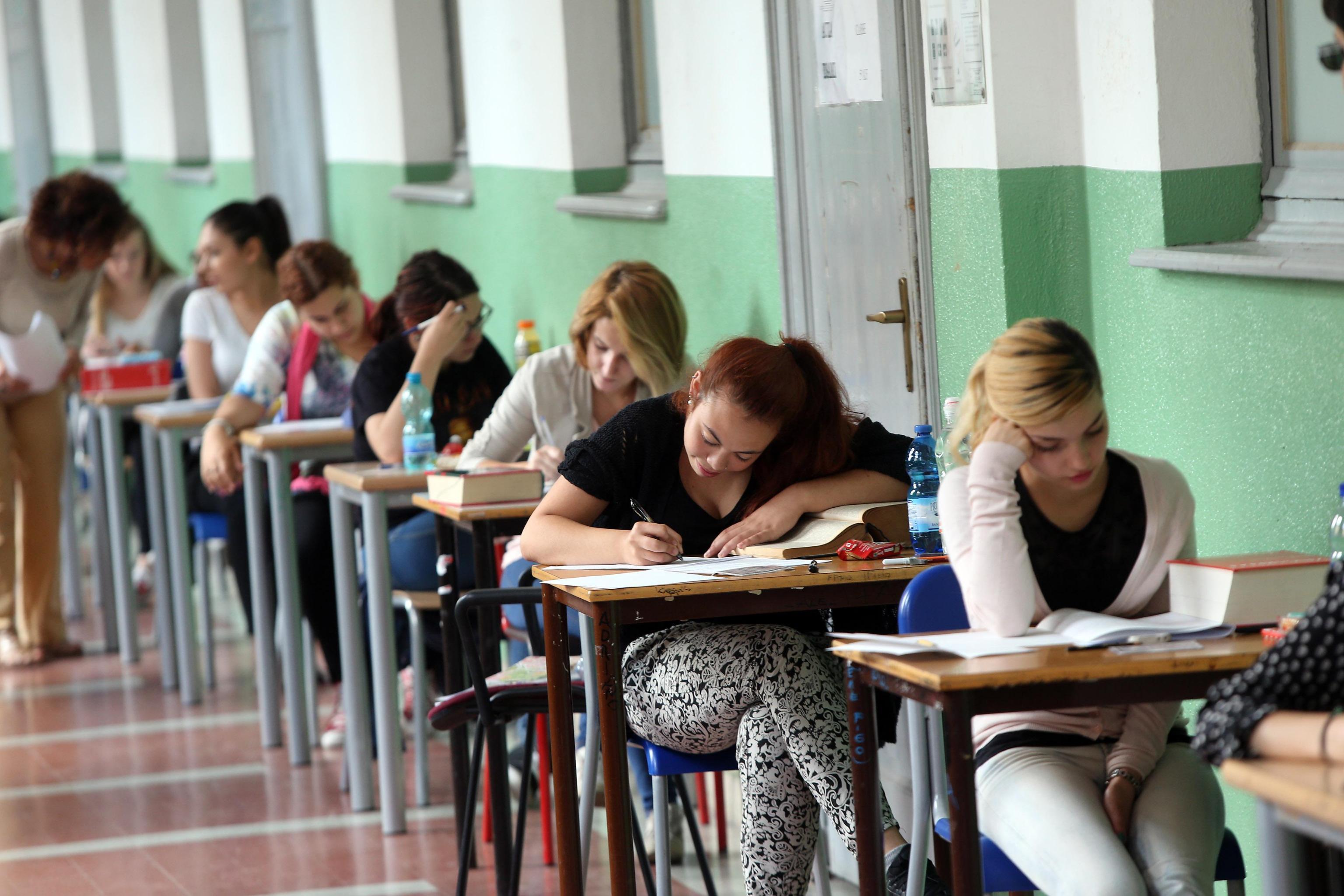Gli studenti durante una prova di maturità