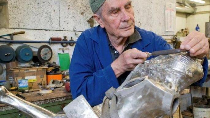 Ha esposto in tutto il mondo, dal 2011 è cittadino onorario della Piccola Atene
