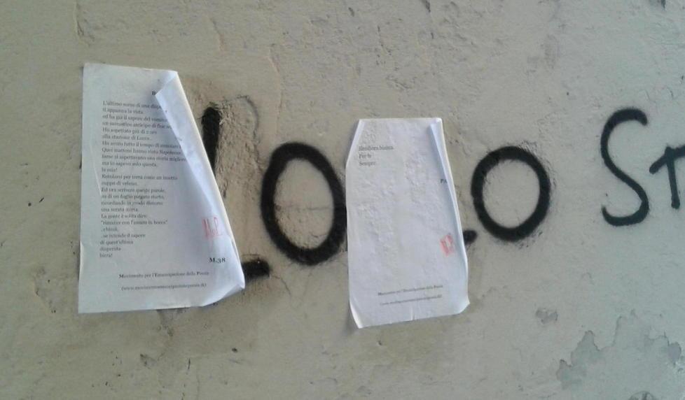 I versi dei poeti anonimi sui muri dei palazzi antichi 