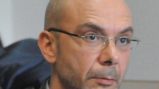 Minacce e botte alla moglie, arrestato