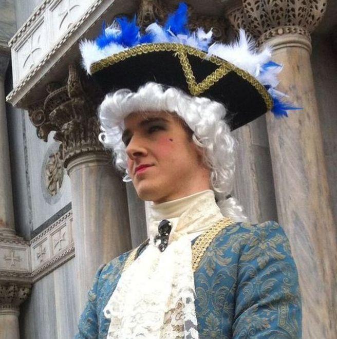 Costumi fai da te, ma trionfano a Venezia 