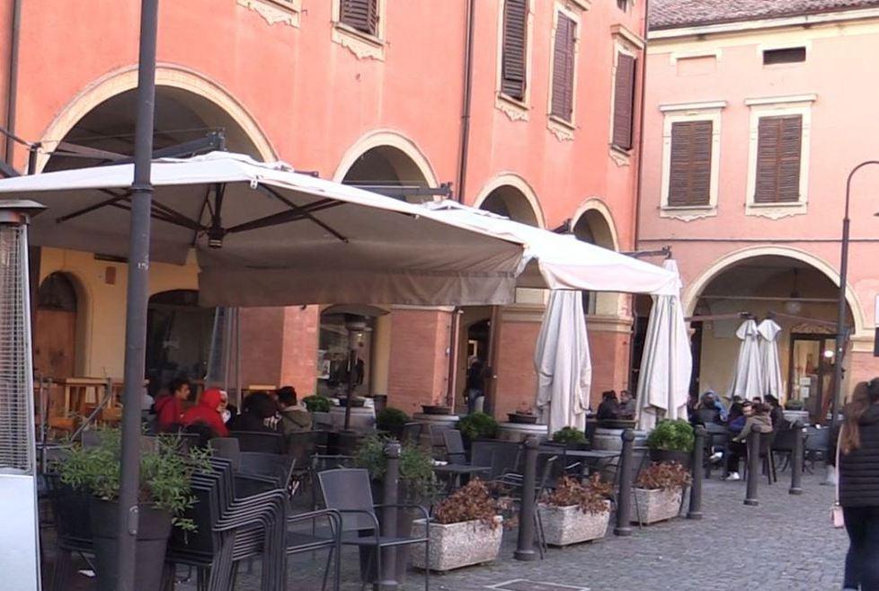  «Dehors irregolari, vanno smontati»