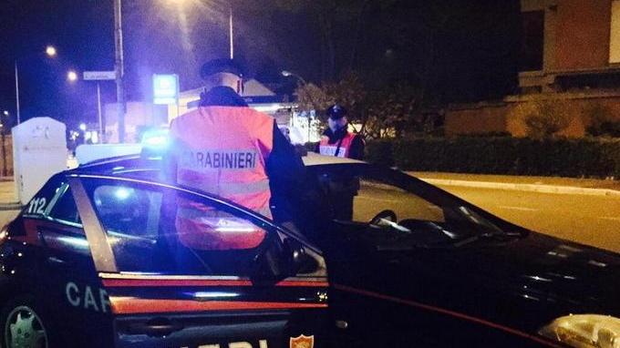 Arrestato mentre ruba nella stazione di servizio