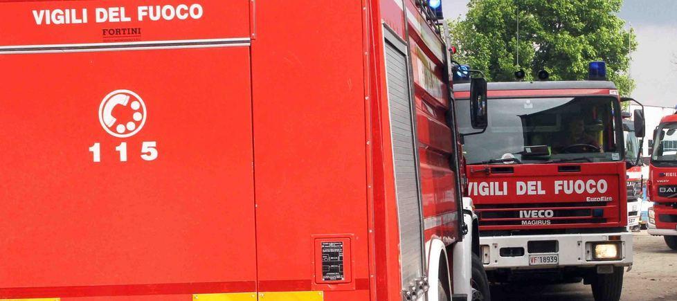 Incendio devasta un appartamento, alloggio inagibile