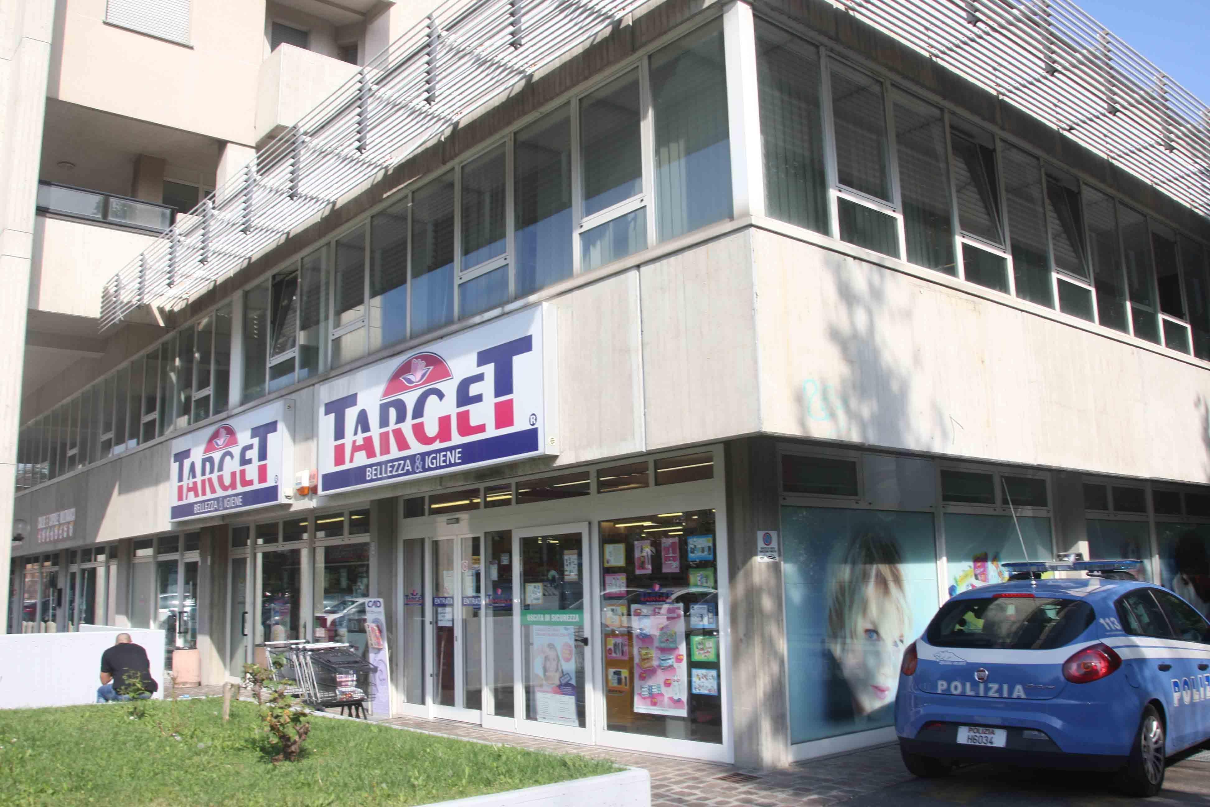 Ancora una rapina al Target di via Martiri di Cervarolo