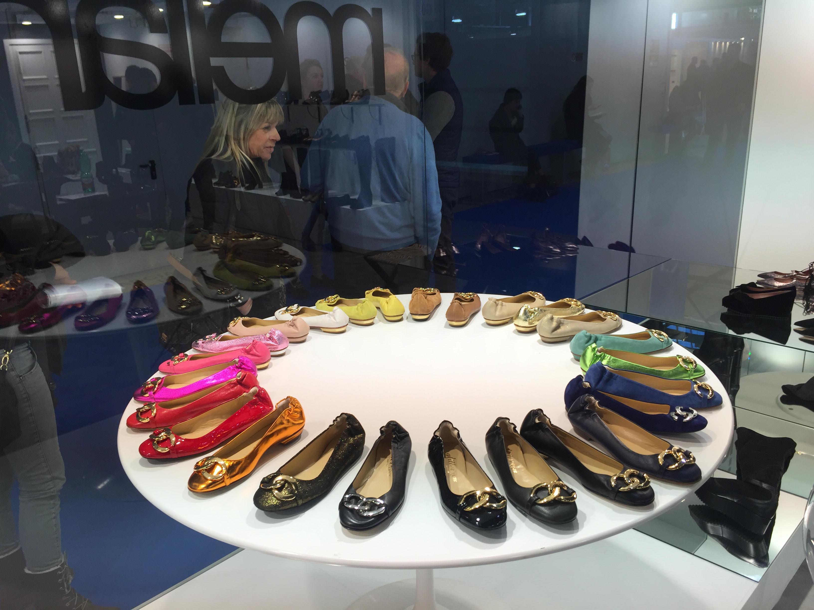 Scarpe in mostra durante TheMicam di febbraio 2016