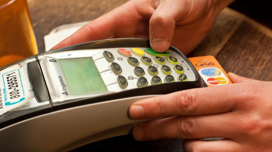 Troppi costi sulla moneta elettronica
