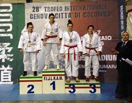Martina colleziona medaglie 