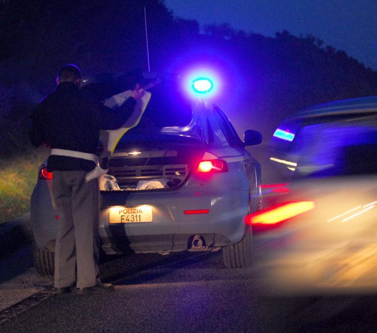 Orgosolo, l’Alfa 159 di un allevatore crivellata di proiettili 