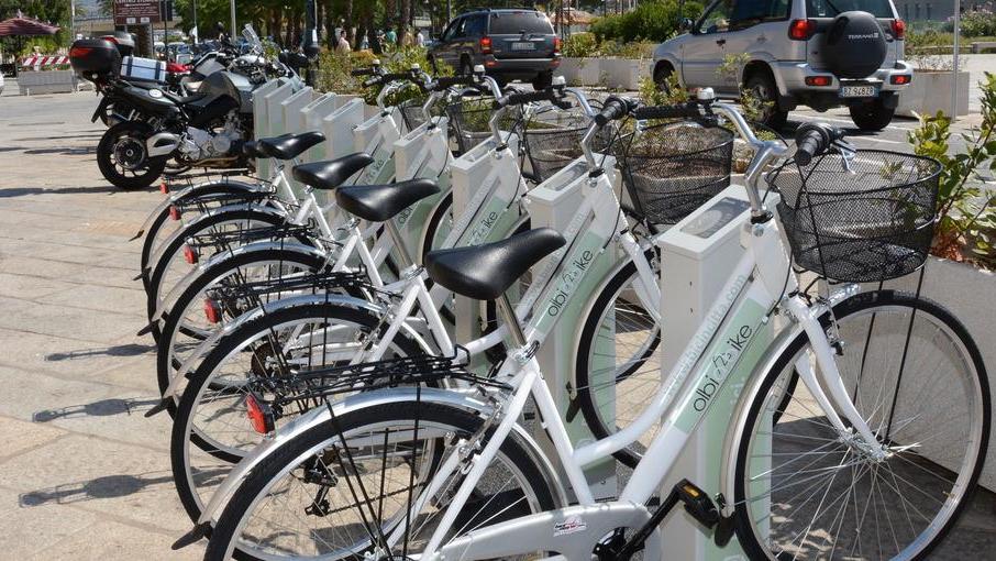 Il Rotary spinge sui pedali, ecco altre bici per la città