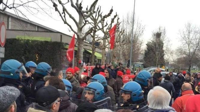 La polizia interviene alla Castelfrigo