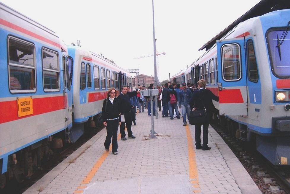Tper, multato sul treno «ma è impossibile pagare» 