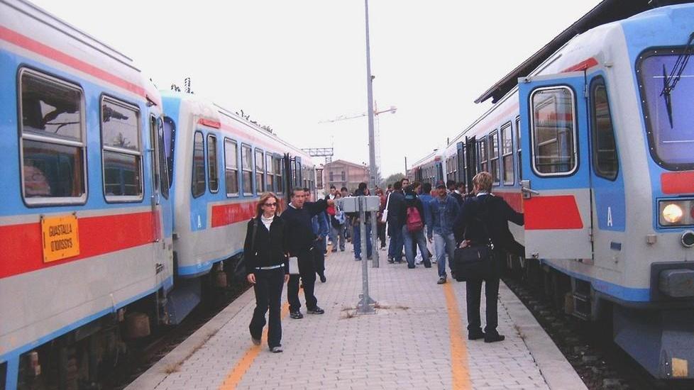 Tper, multato sul treno «ma è impossibile pagare»
