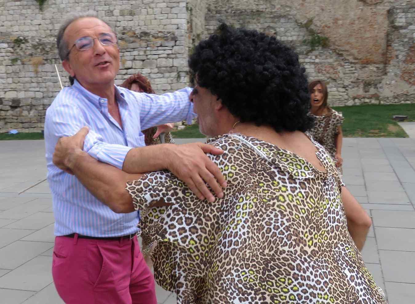 Milone durante una performance contro Rossi