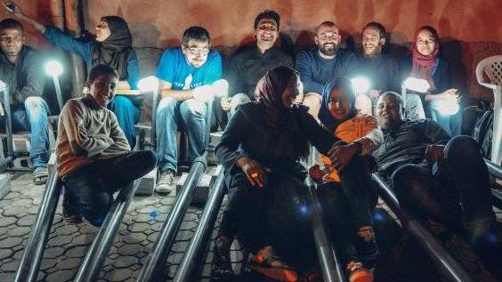 Sono tutti under 30 e portano la luce nel mondo