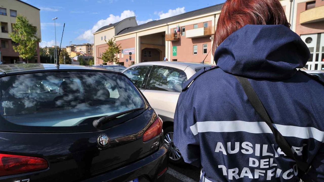 Un ausiliario del traffico (archivio)