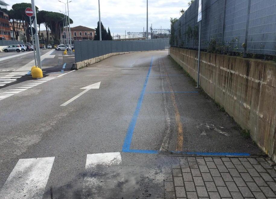 Salasso-parcheggio per i lavoratori dell’indotto della stazione 