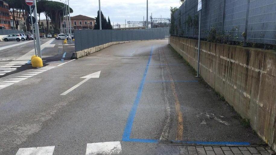 Salasso-parcheggio per i lavoratori dell’indotto della stazione