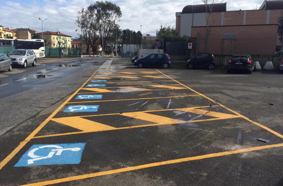 I posti per disabili? A un km dal binario 