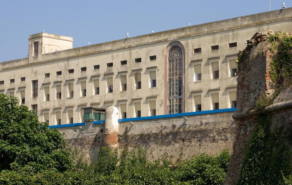 Detenuto non rientra in carcere e fugge 