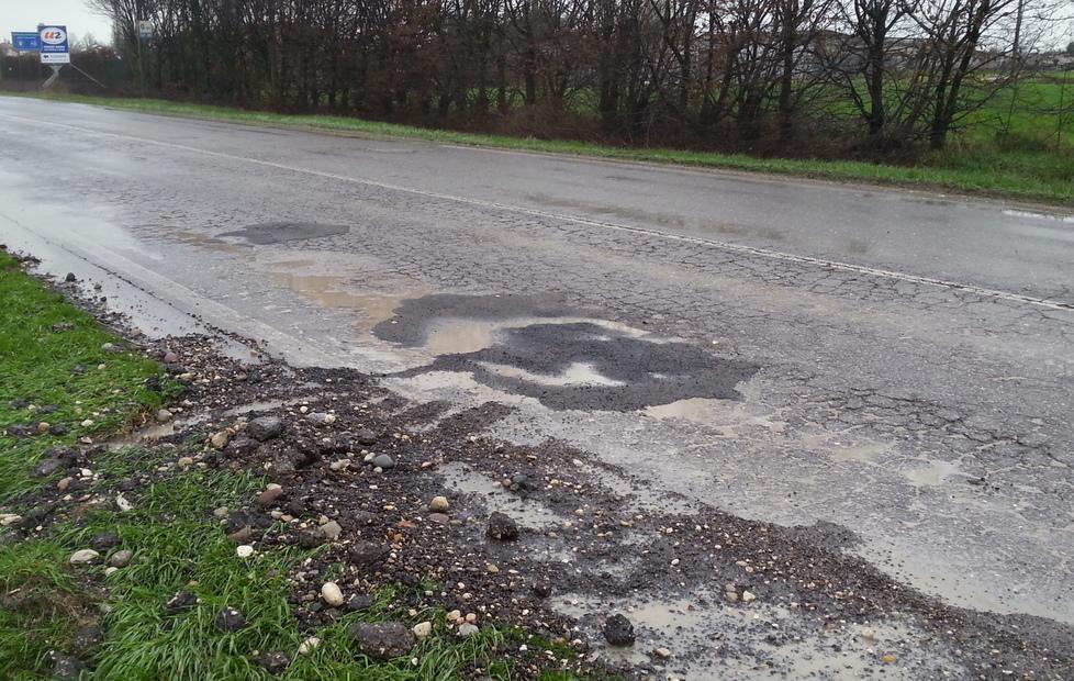Cispadana, sono venti le auto danneggiate 