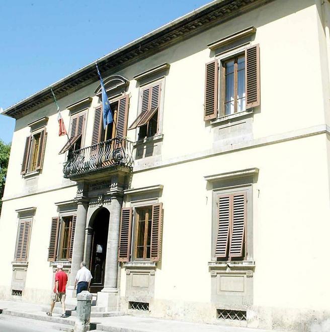 Palazzina Regia, Rossi scrive al governo 