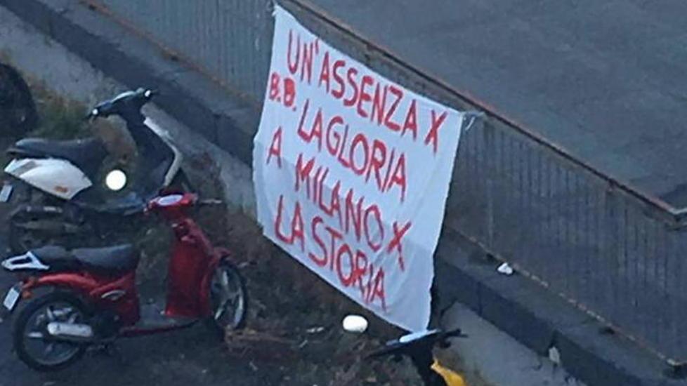 Lo striscione comparso davanti all'Iti di via Panconi