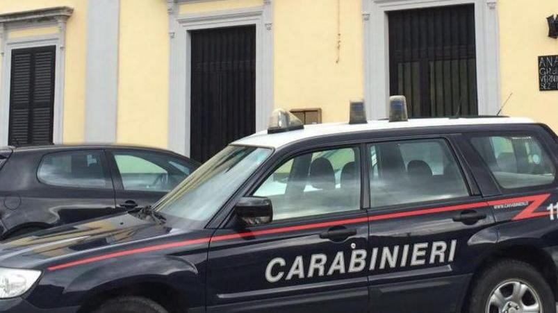 Rapina all’emporio cinese, armati di coltello portano via 700 euro