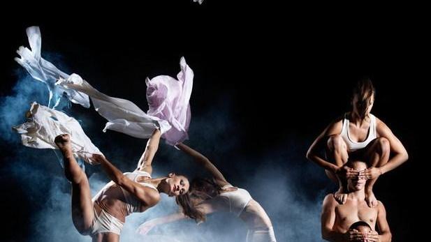 Al Comunale di Carpi danza e acrobazia si fondono nell’arte del Kataklò