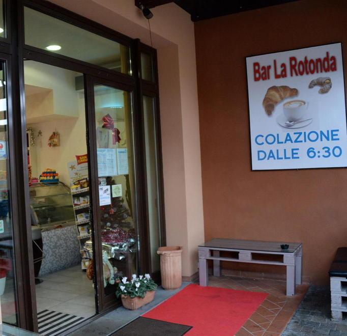 Macchinette aperte e gettate nelle campagne